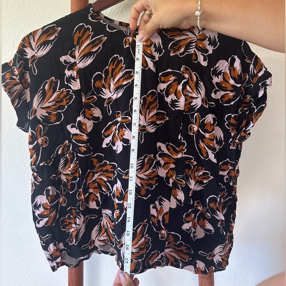 Madewell Cuffed-Sleeve Shirred Top in Duskblossom - Picture 6 of 7